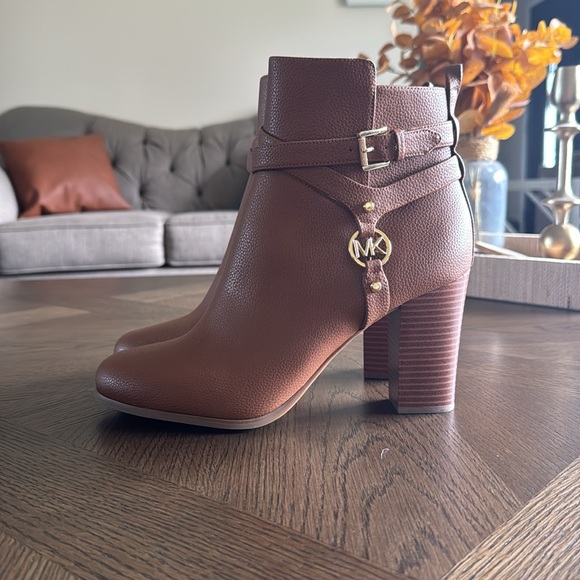 Michael Kors Women Tally MK Logo Brown Faux Leather Dressy Office Boots size 9.5 - Picture 8 of 14
